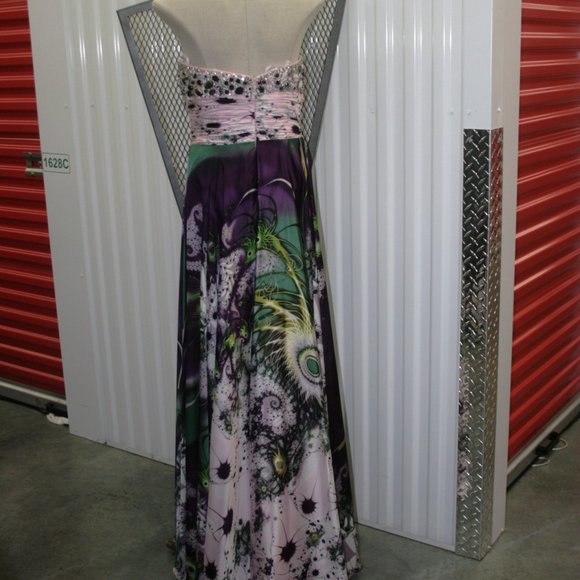 Tony Bowls Statement Gown - Picture 10 of 11